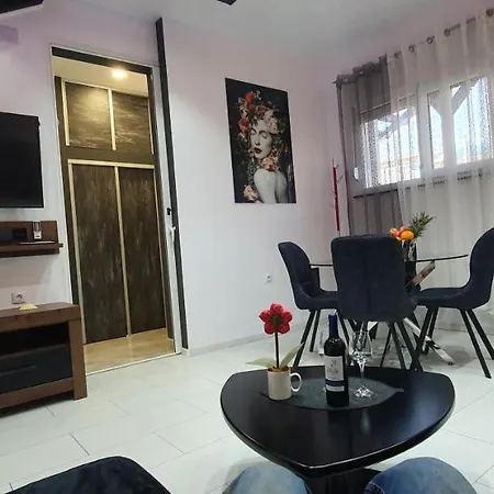 Apartment Yela Zadar